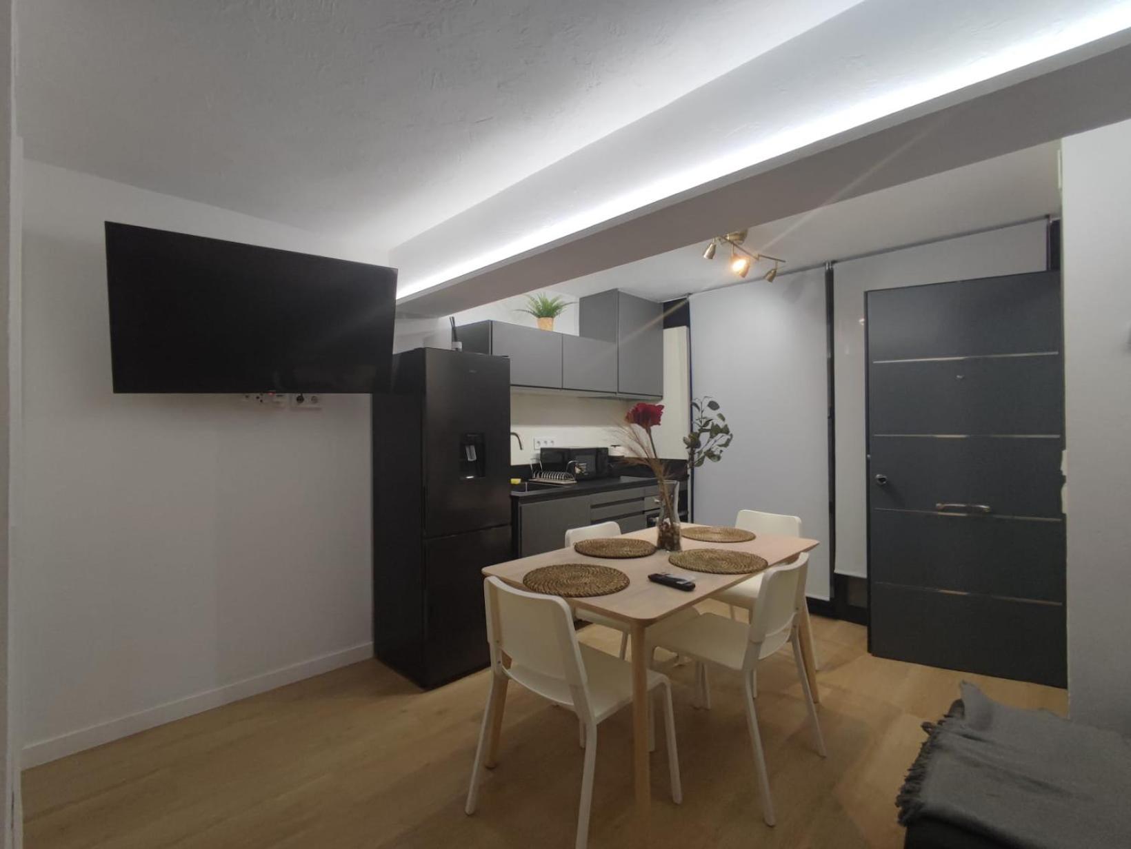 Apartment Ama Arturo Soria Estudio *